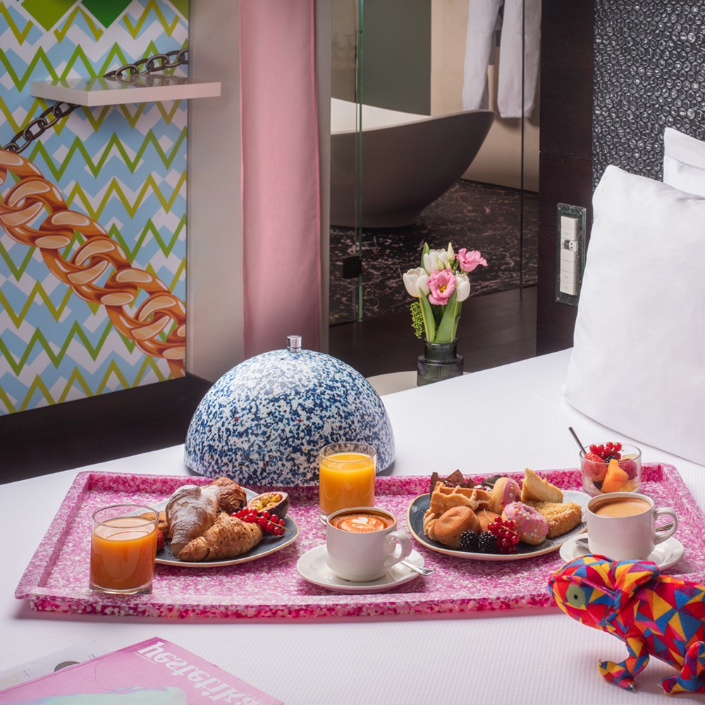 nhow_Milano_Room_Service_Breakfast_Detail_Bed (1)