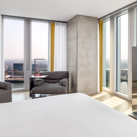 nhow premium room sunrise view square