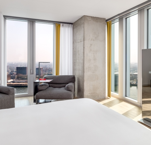nhow premium room sunrise view square