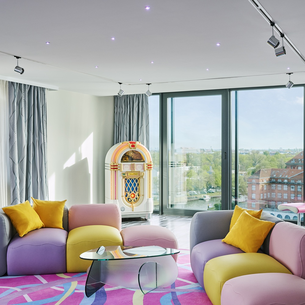 nhow_Berlin_Meeting_rooms_lounge_sitting_area_sofa_table_jukebox