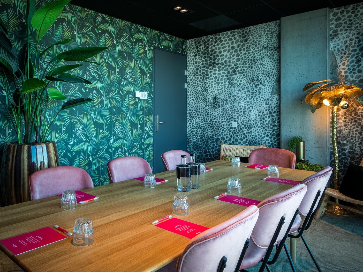 meeting-room-others_NH_nhow-amsterdam-rai_215_1500x1125-38_0