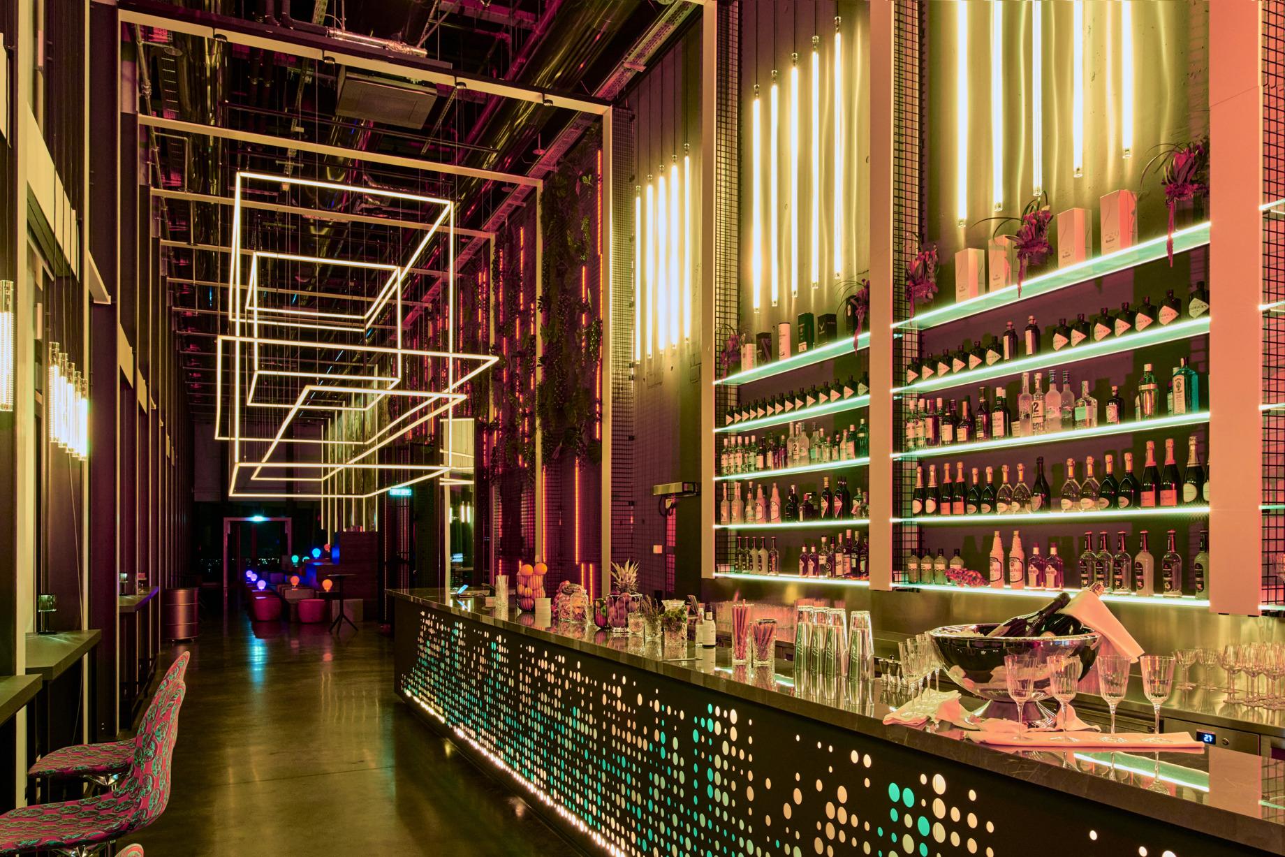 nhow_Frankfurt_Bar_Skybar_interior-1840x1227