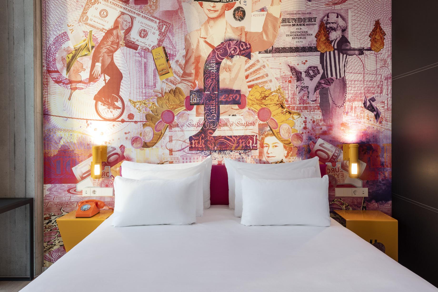 nhow_Frankfurt_Room_standard_interior_king_size_bed_lamps_detail-1840x1228